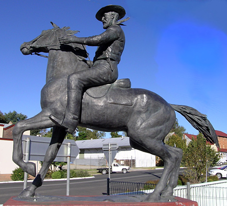 statue of Captain Thunderbolt