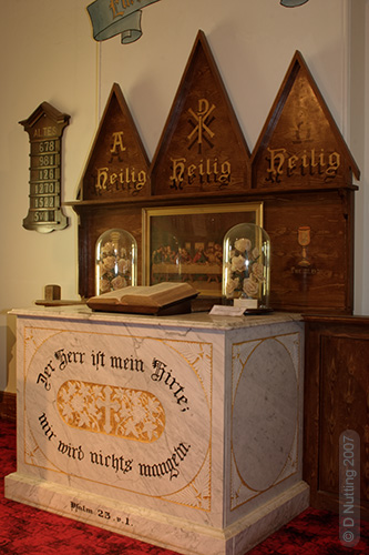 (Foto &copy; D Nutting) Altar