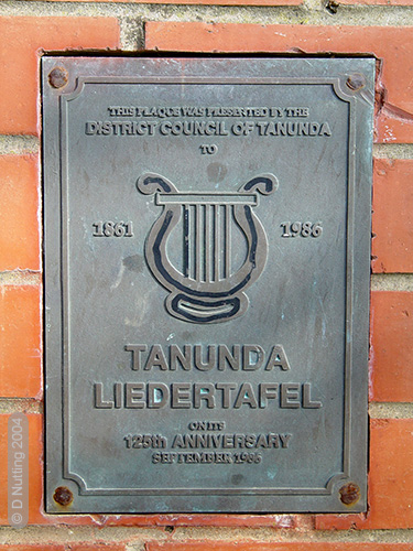 (Foto &copy; D. Nutting) Erinnerungstafel