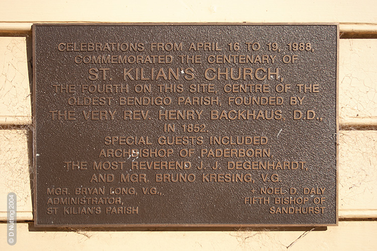 Photo &copy; D Nutting: memorial plaque