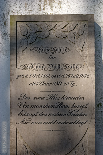 (Photo &copy; D. Nutting) gravestone