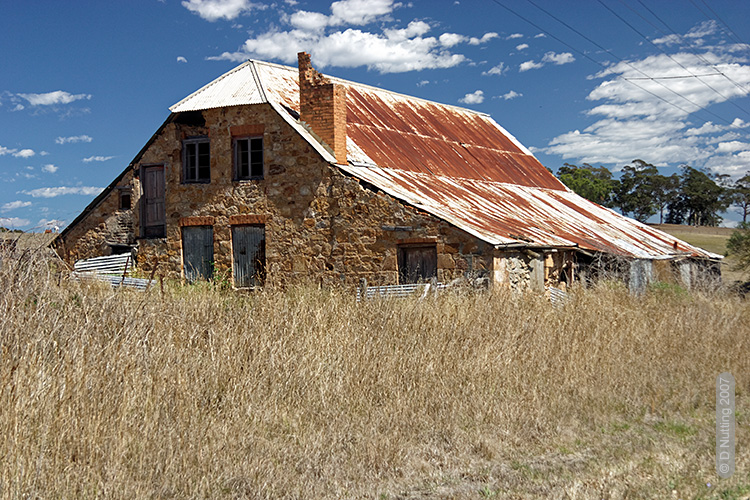 (Photo &copy; D. Nutting) farmhouse/barnhouse