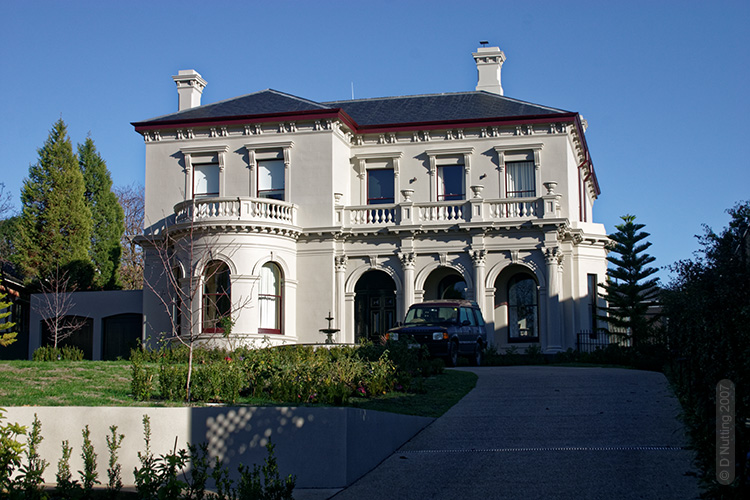 Foto &copy; D Nutting: Haus