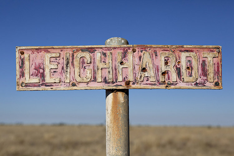 Photo: Sign at Leichhardt Farms, Queensland (copyright: Andrew Chapman)