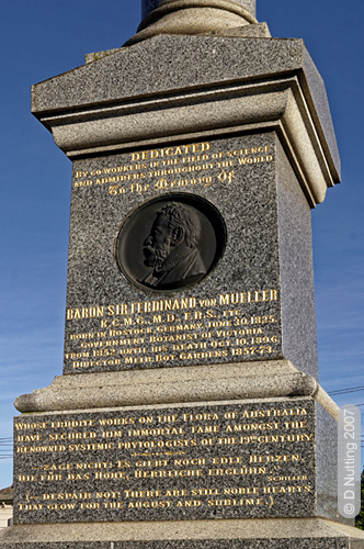 (Foto &copy; D. Nutting) Grabst&auml;tte, Inschrift