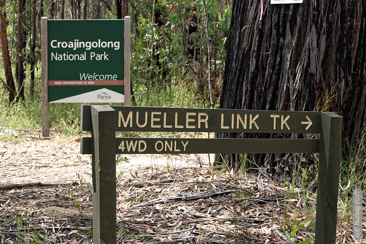 (Foto &copy; D. Nutting) Wegschild im Nationalpark
