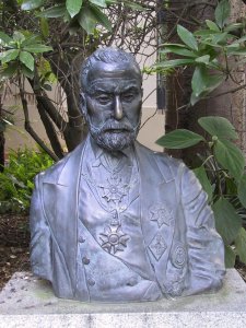(Photo © D. Nutting) bust of von Mueller
