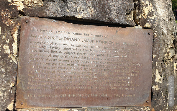 (Foto &copy; M Lakey) Gedenktafel in Mueller Park, Subiaco