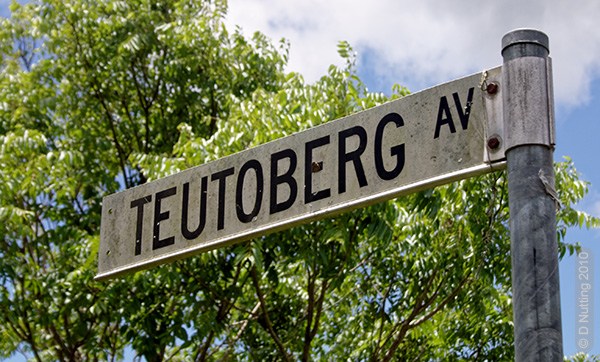 (Photo &copy; D. Nutting) road sign