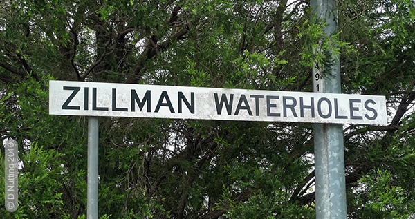 Photo &copy; D Nutting - road sign