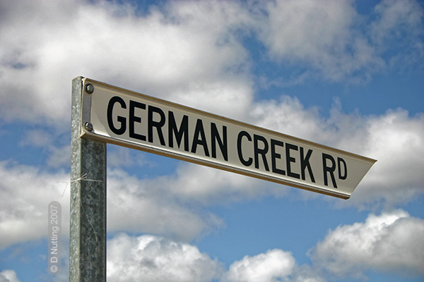 (Photo copyright D Nutting) road sign