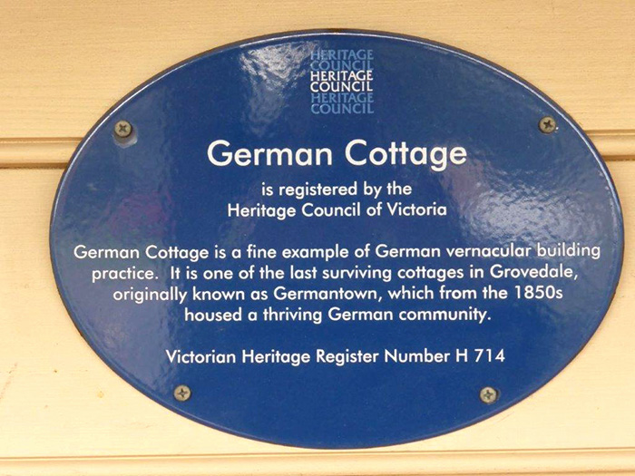 (Photo &copy; L Ray) plaque