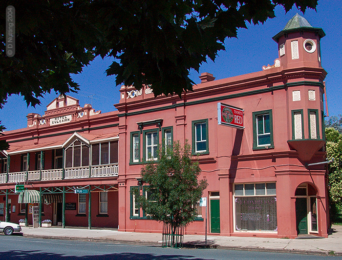 (Photo © D Nutting) hotel