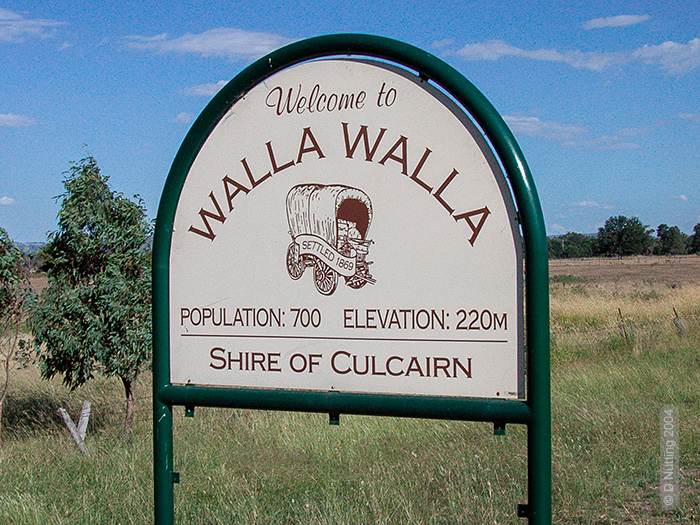 (Photo © D Nutting) town sign