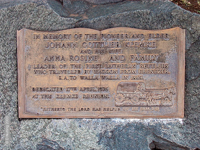 (Photo © D Nutting) memorial plaque