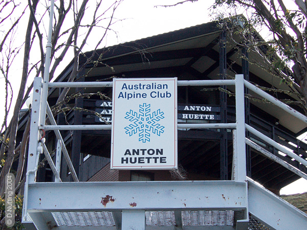 (Photo copyright D Nutting) ski lodge