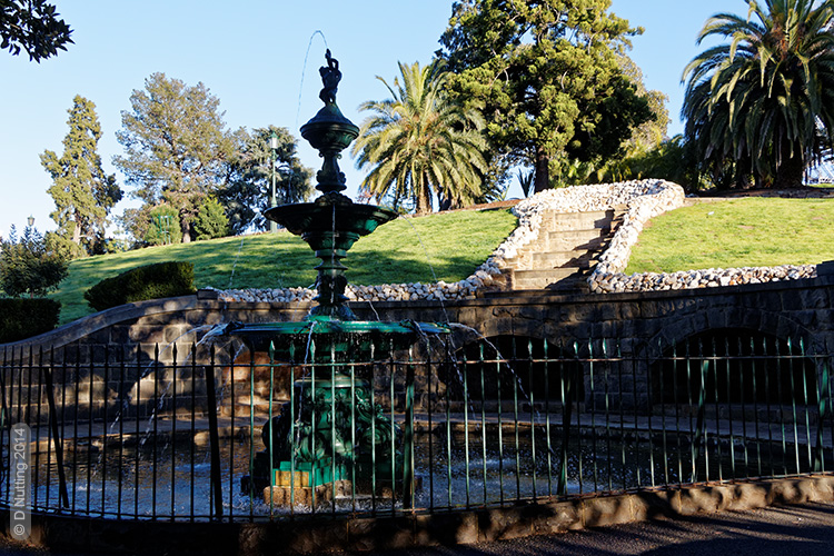 (Photo &copy; D. Nutting) fountain