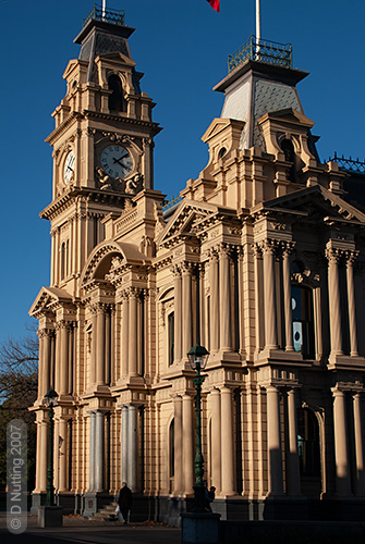 (Foto &copy; D. Nutting) Rathaus