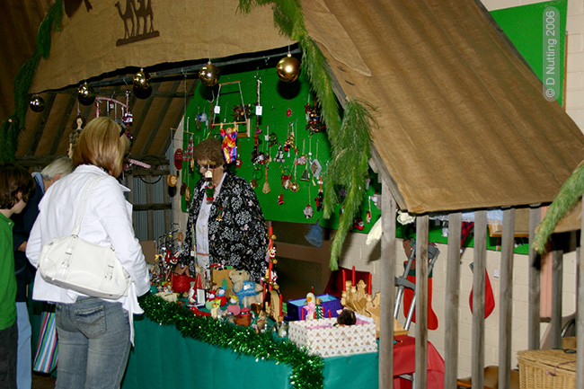 [Foto: Weihnachtsbasar. Copyright D Nutting]