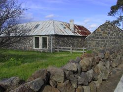 (Photo © D. Nutting) shed